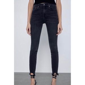 ZARA | The Skinny Pearl Black Mid Rise Raw Frayed Distressed Cuffed Hem Jeans
